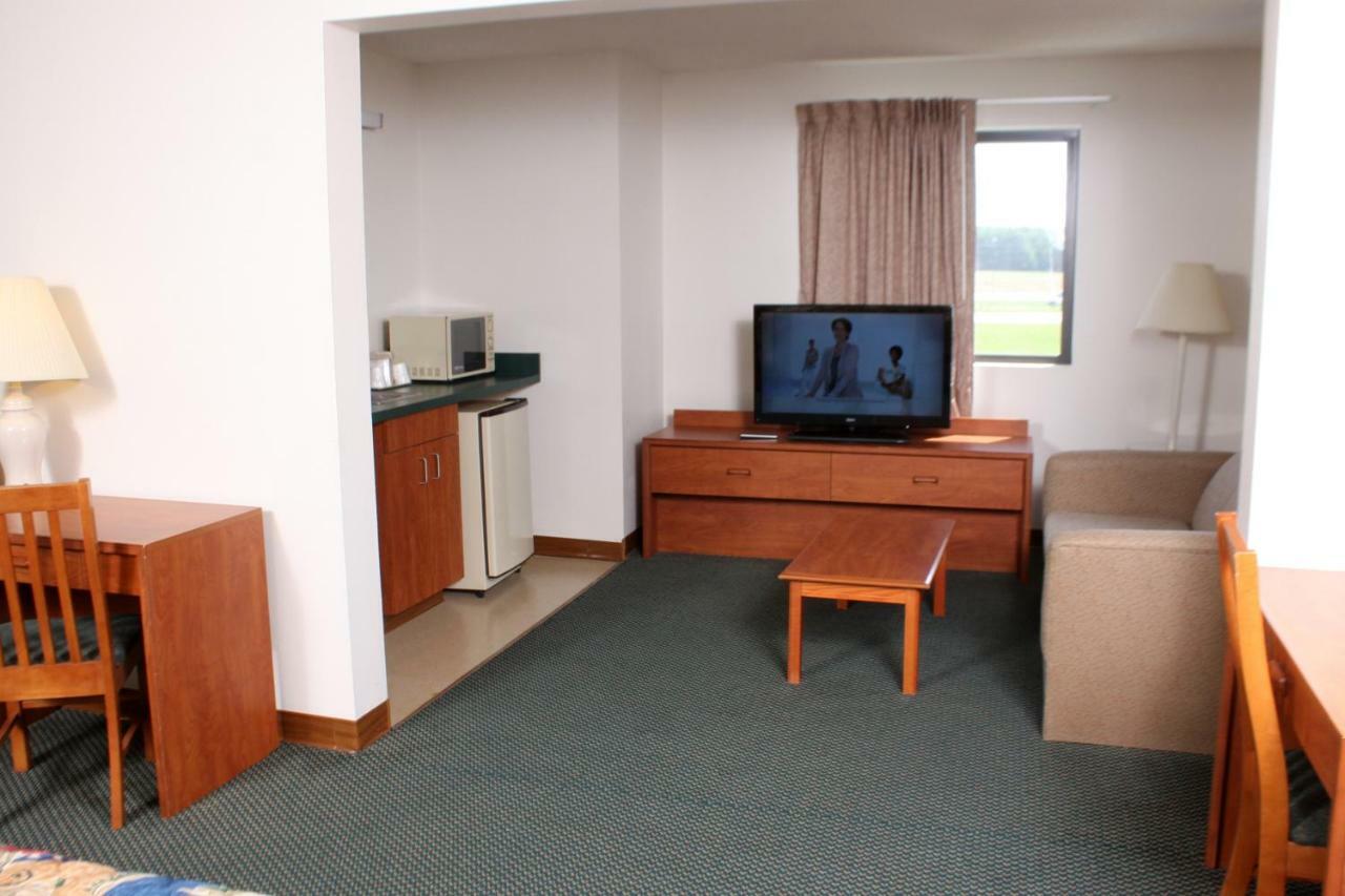 Centerstone Inn & Suites Carlyle Exterior foto